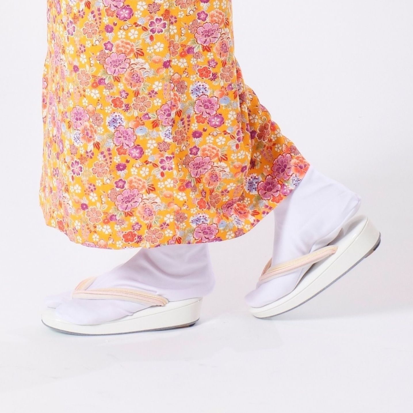 本革草履 / 正絹組紐×ホワイト