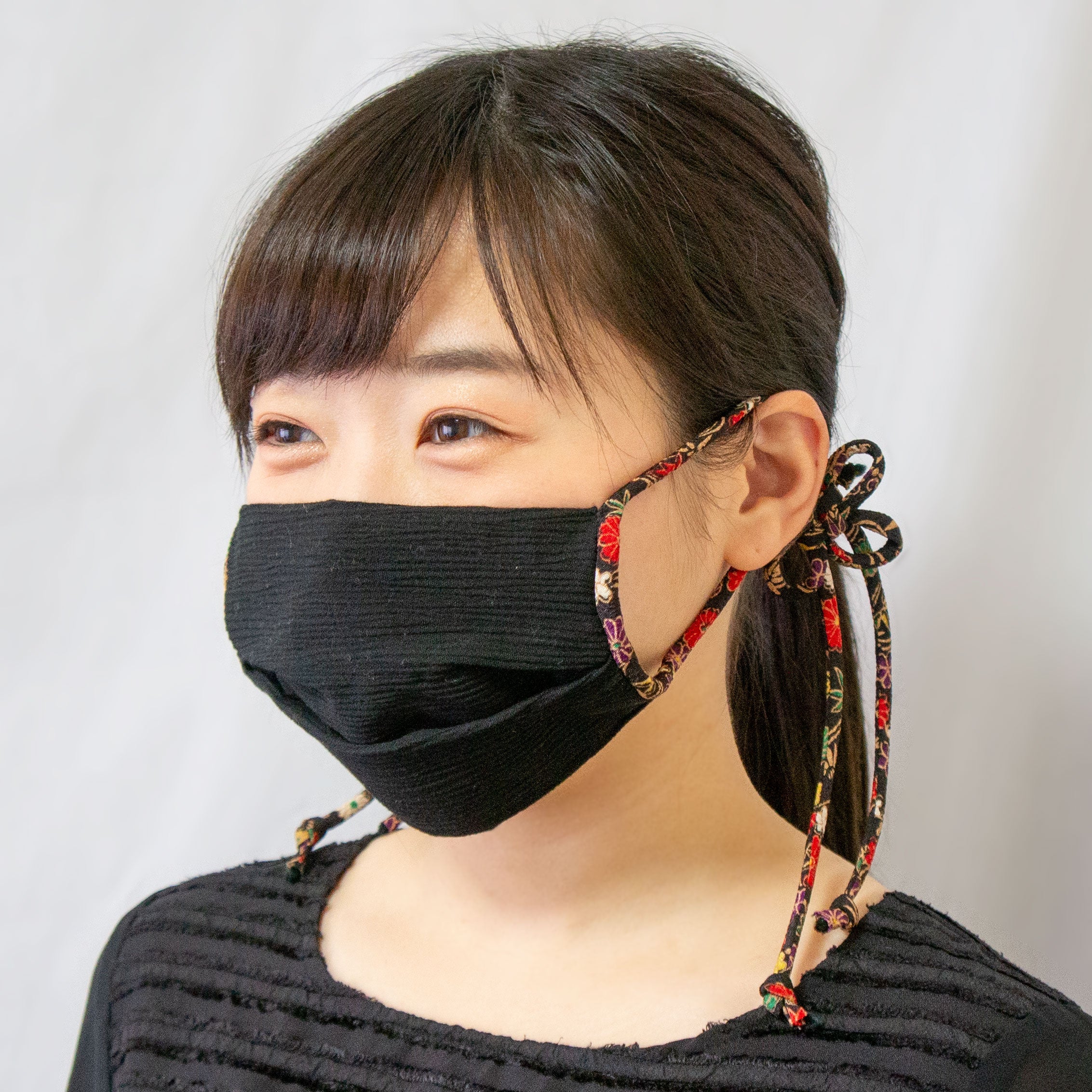 楊柳マスク（黒ストラップ）