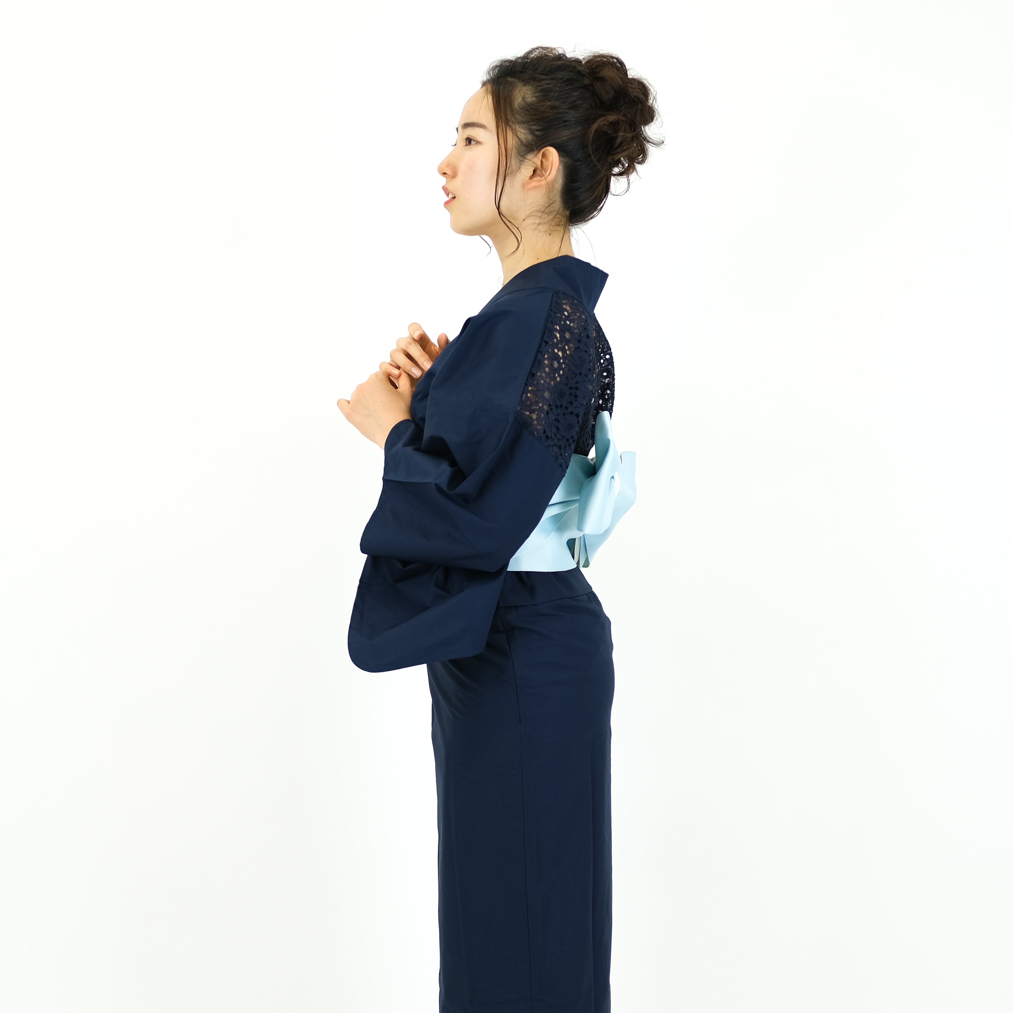 追跡あり発送♥帯付き♥浴衣 紺色 即日発送】ネイビー×ホワイトフラワー浴衣【浴衣3点セット 浴衣/帯